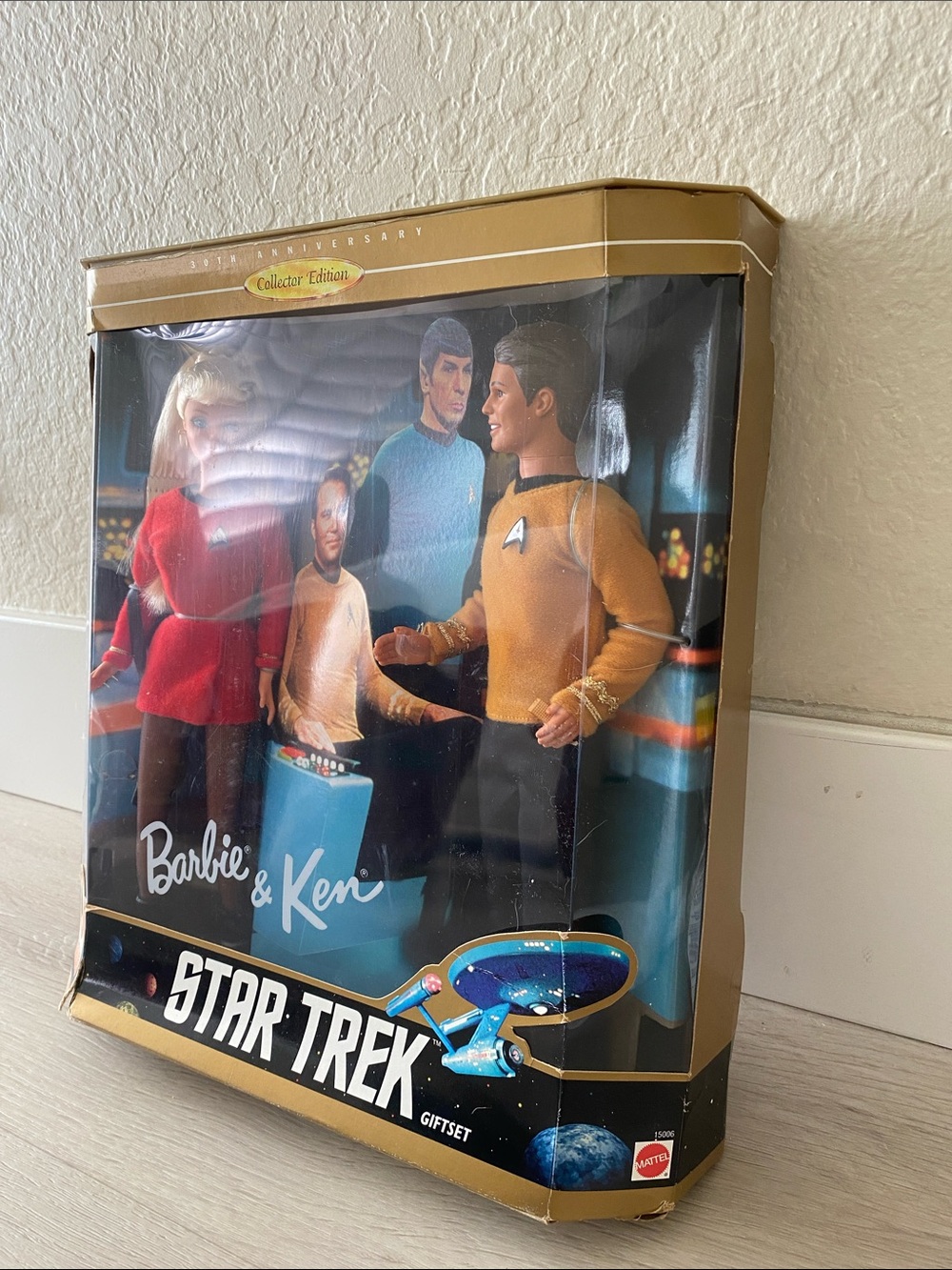 Barbie & Ken Star Trek Collector Set - Red, Blue, Gold - Picture 3 of 4